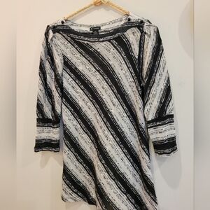 New Directions Petite M Black  White Fine Knit Sweater Blouse